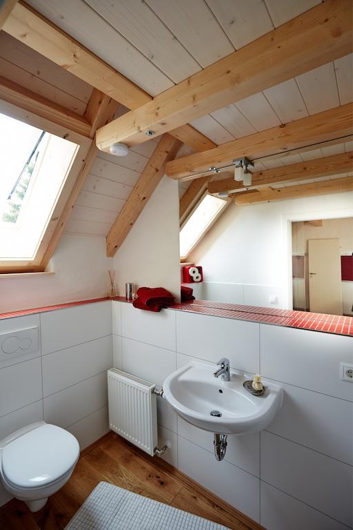 Rotes Bienenhaus Villa Kottenheim Oda fotoğraf